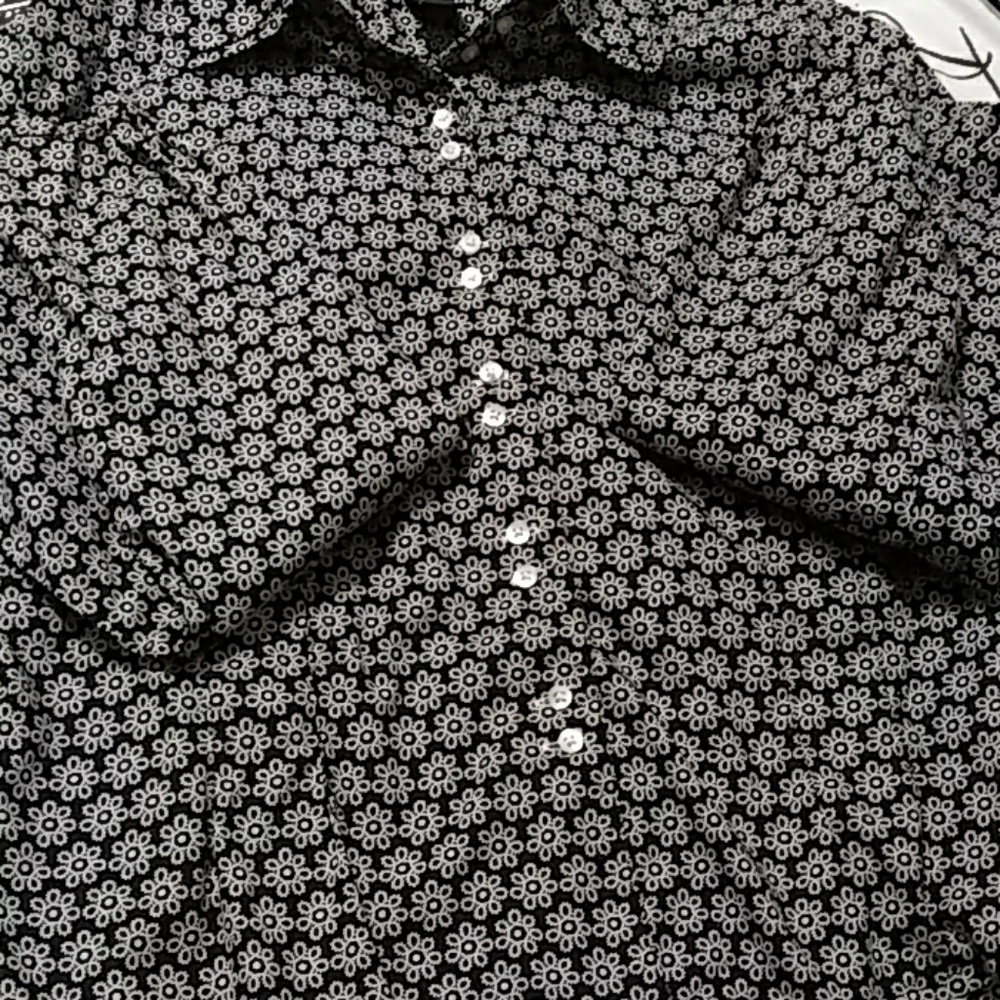 4 for $20 Gap navy and white blouse